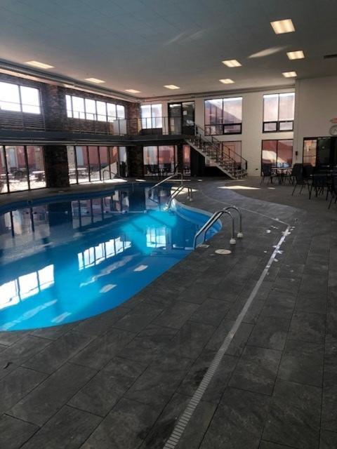 Boarders Inn & Suites By Cobblestone Hotels - Grand Island Exterior foto