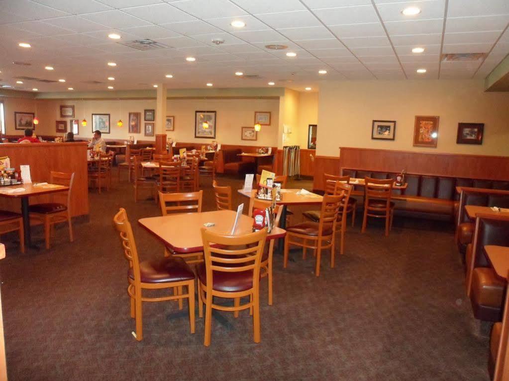 Boarders Inn & Suites By Cobblestone Hotels - Grand Island Exterior foto