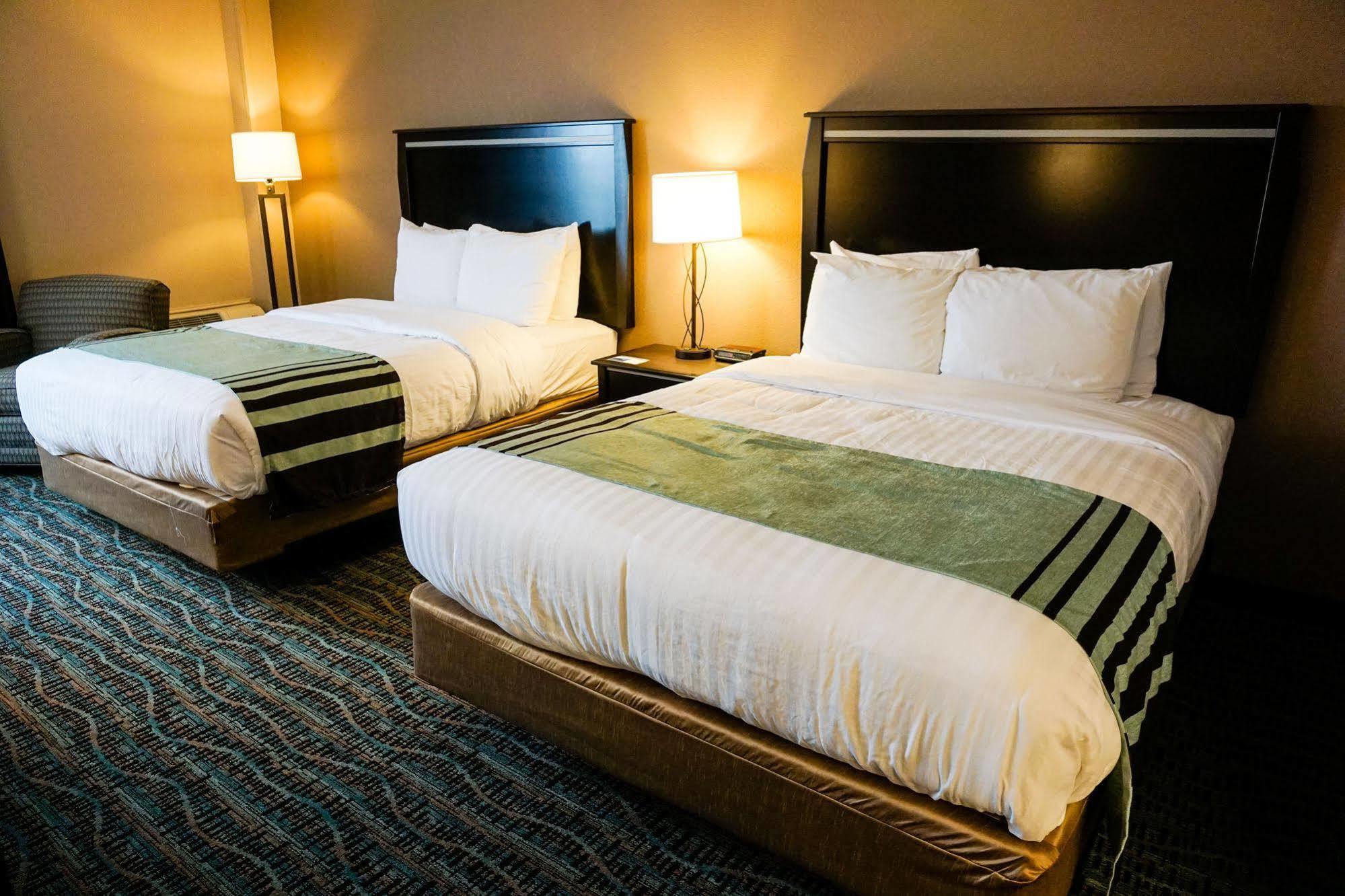 Boarders Inn & Suites By Cobblestone Hotels - Grand Island Exterior foto